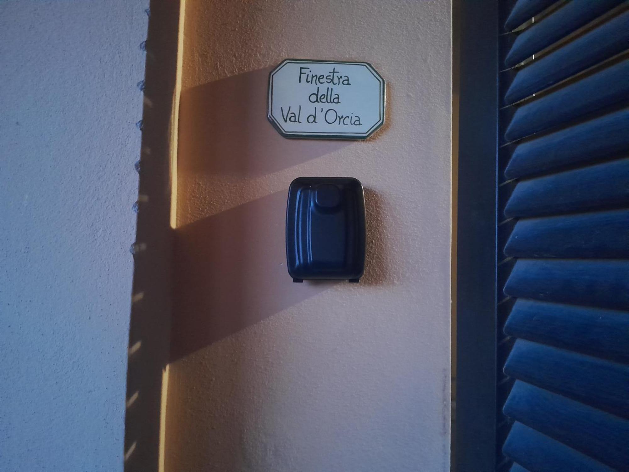 Finestra Della Val D'Orcia Apartment Contignano Bagian luar foto