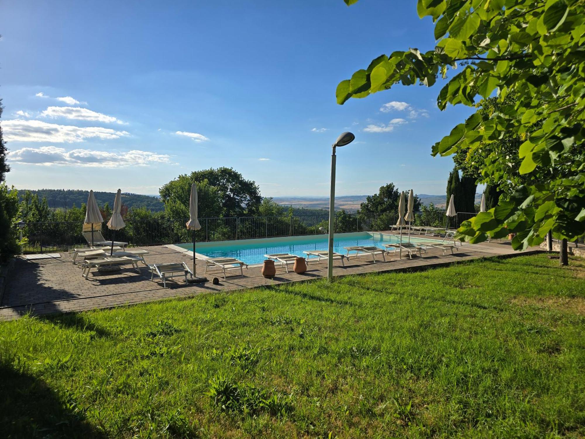 Finestra Della Val D'Orcia Apartment Contignano Bagian luar foto