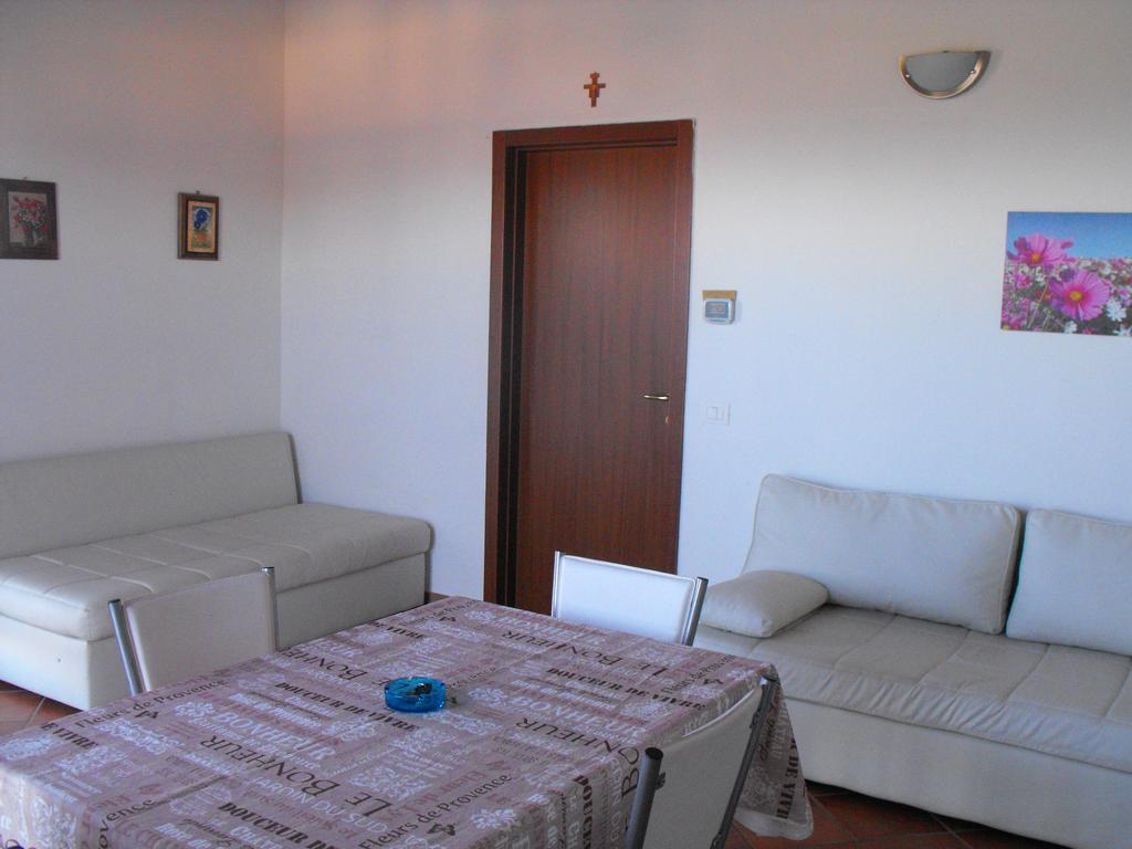 Finestra Della Val D'Orcia Apartment Contignano Bagian luar foto